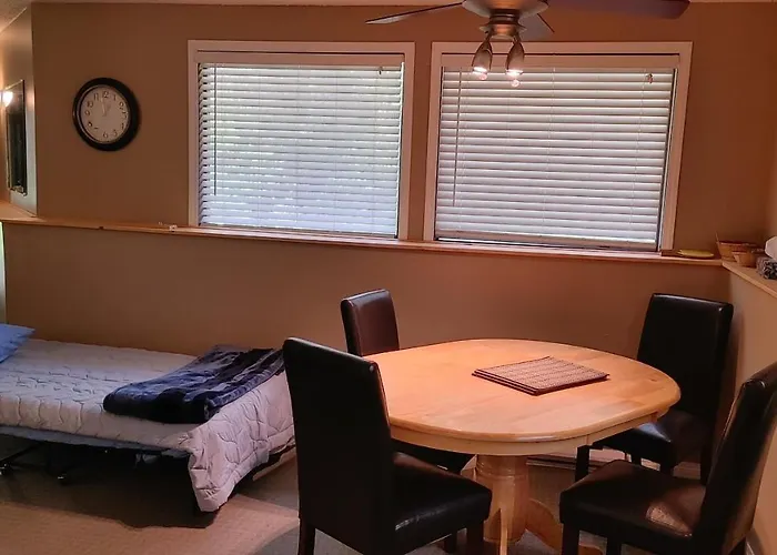 Rent Now 2450 By Month! Akiskinook Resort! 1 Bedroom Main Floor Townhome! Private Entrance! Sleeps 4! Sandy Beach Lakefront Resort! Tennis, Pickle, Basket Ball Courts, Indoor Pool, Hot Tub, Squash Court! Short Drive To Radium Or Fairmont Hot Springs!